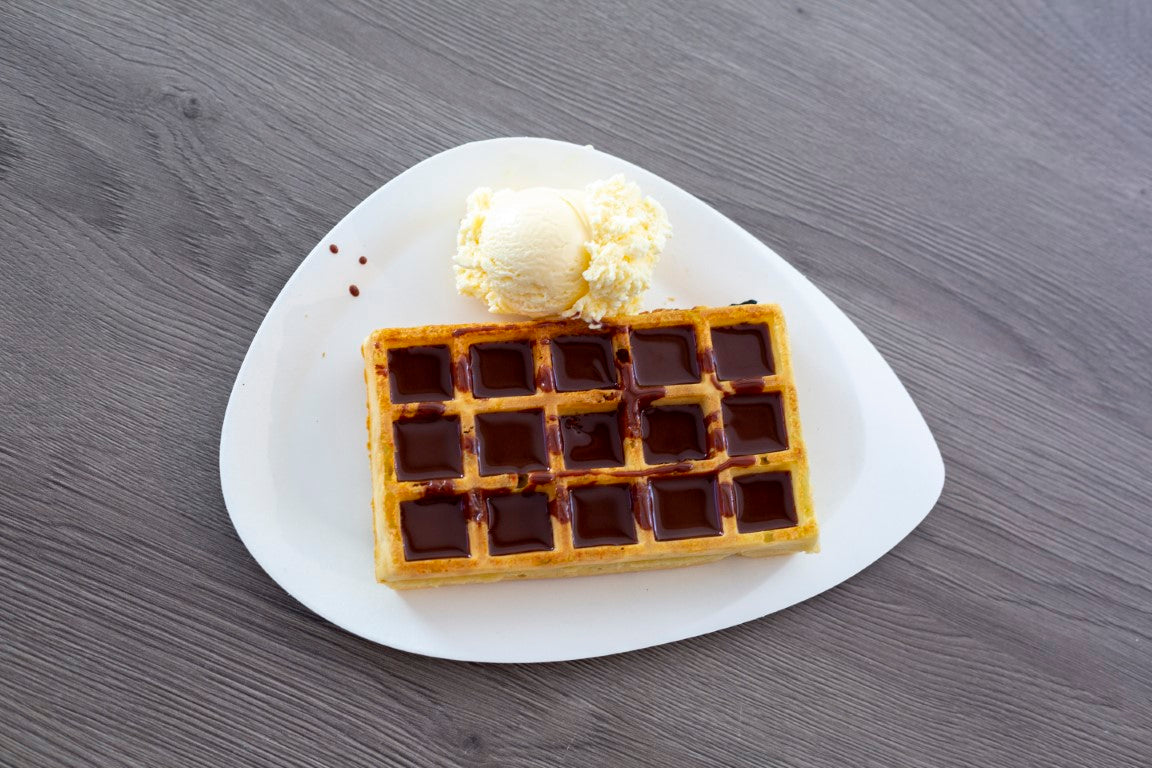 Dikkies Cremke - de lekkerste ijsjes in de buurt van Beerse met ijscoupes voor jong en oud. Ook honden welkom. Wandelaars kunnen bij Dikkies genieten van ijscrème, sangria's, appelgebak, warme wafels, wijnen, bieren, frisdranken en cocktails. Ook ijstaarten op bestelling beschikbaar. Of huur onze ijskar voor uw event!