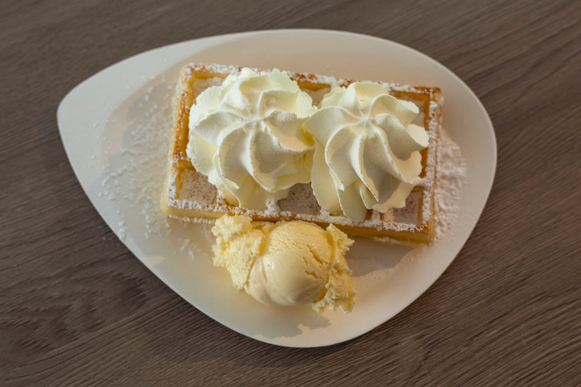 Dikkies Cremke - de lekkerste ijsjes in de buurt van Beerse met ijscoupes voor jong en oud. Ook honden welkom. Wandelaars kunnen bij Dikkies genieten van ijscrème, sangria's, appelgebak, warme wafels, wijnen, bieren, frisdranken en cocktails. Ook ijstaarten op bestelling beschikbaar. Of huur onze ijskar voor uw event!